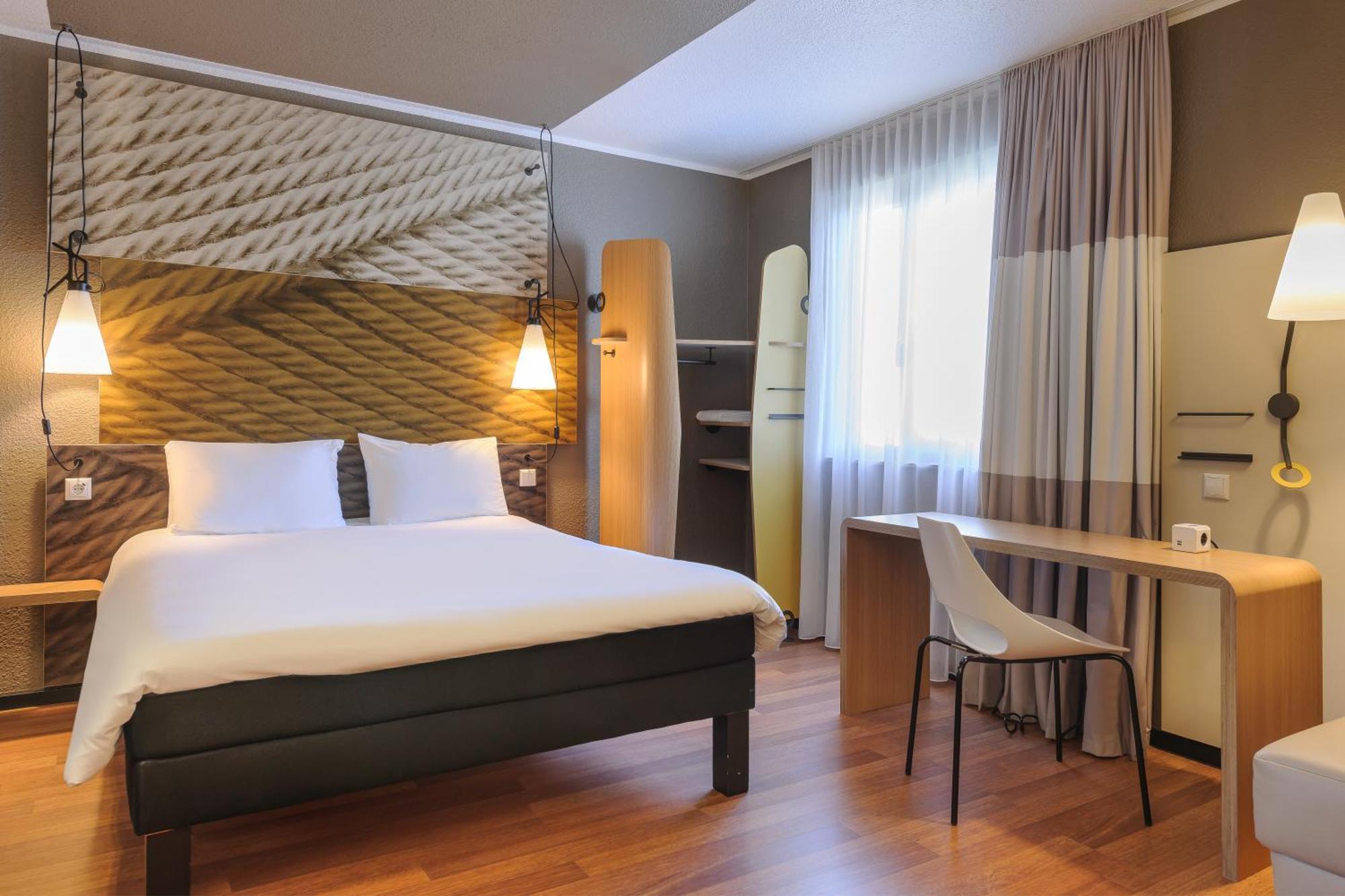 Ibis Berlin Mitte Hotel Bagian luar foto
