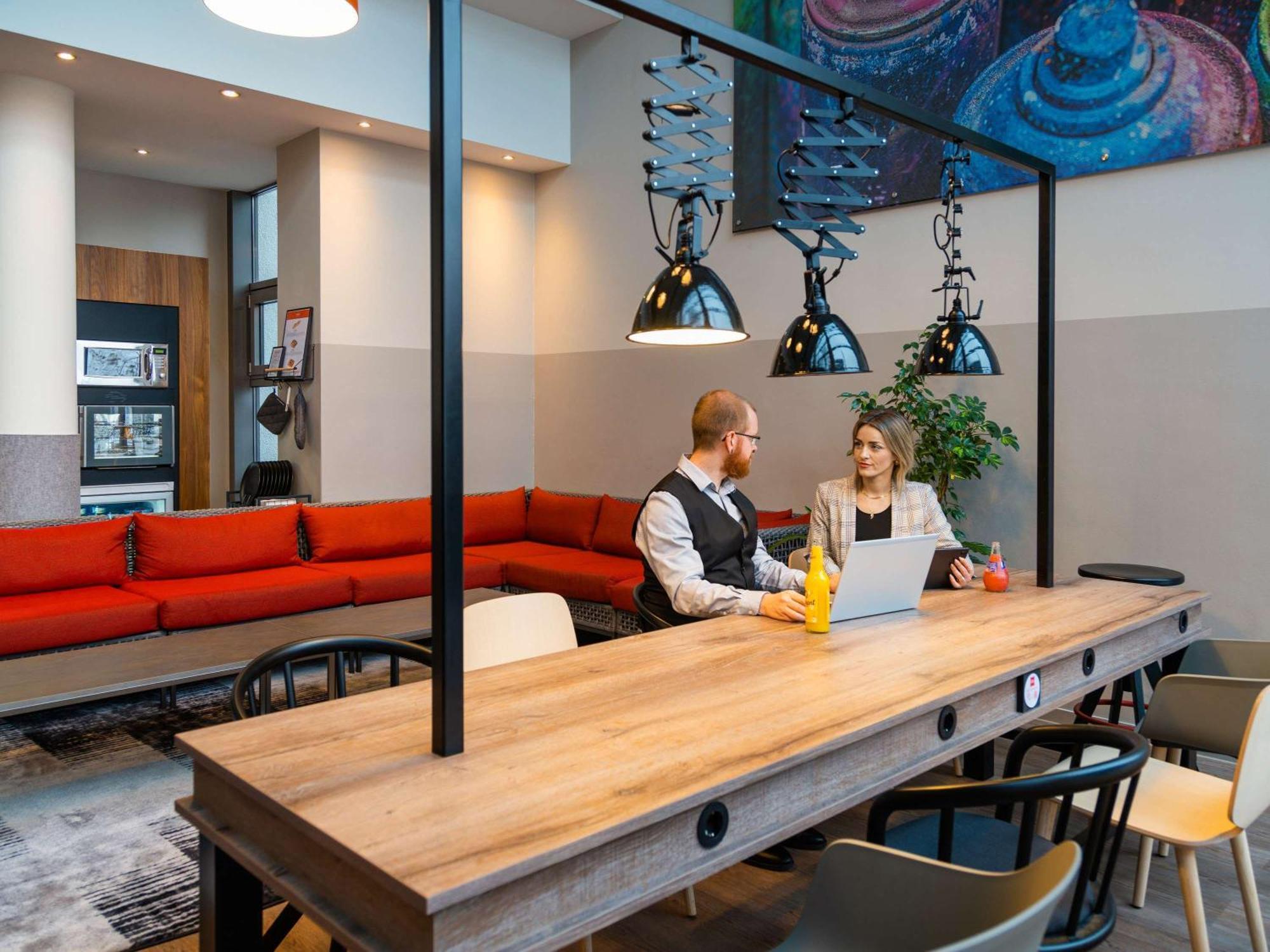 Ibis Berlin Mitte Hotel Bagian luar foto
