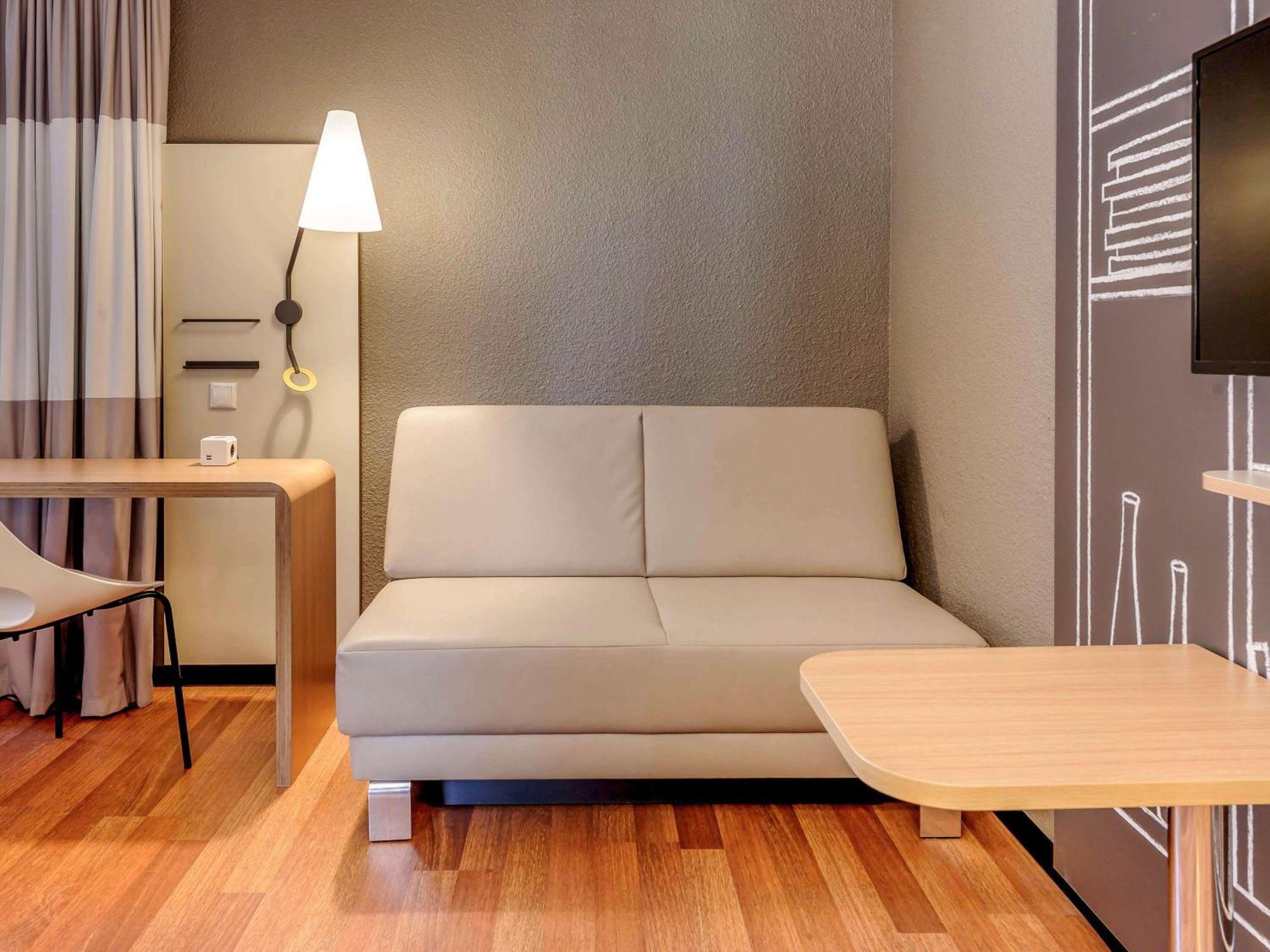 Ibis Berlin Mitte Hotel Bagian luar foto